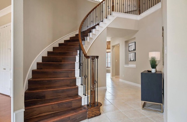 TCH - Spacious 5bd/4.5ba in Fort Worth with Office