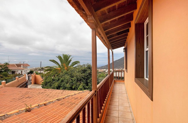 'Tegueste Entre Viñedos' with Mountain View, Private Terrace and Wi-Fi