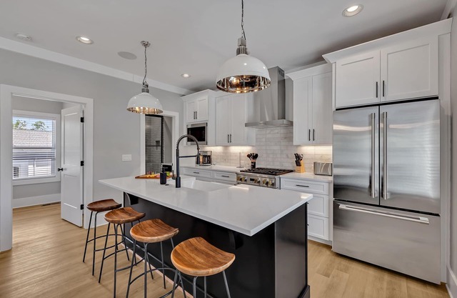 Tenor - Private Rooftop - 8 Mins to Broadway