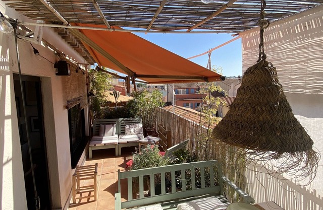 Terrasse sur le Toit - Cœur de Ville Piétonnier, 2 Pièces de Charme Unique