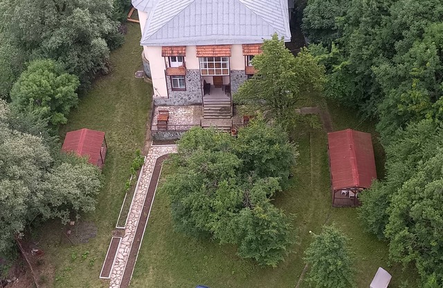 Terrific 5-bedroom building in Dilijan