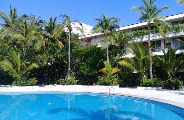 Terrific hotel with AC in Ixtapa Zihuatanejo