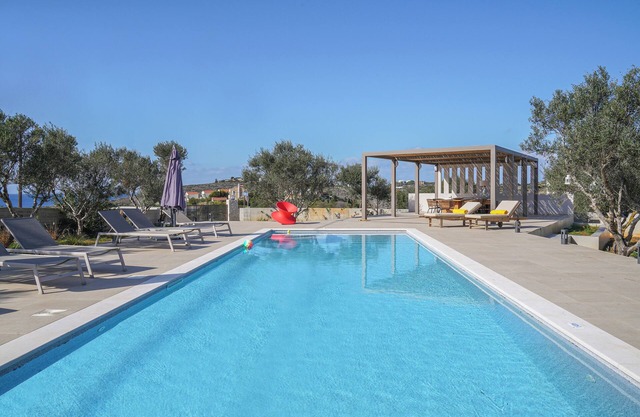 Tersanas Mare Pool Residence w. Stunning Outdoors