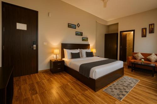 The Amber Signature Vrindavan # A Contemporary Luxury Hotel With #Lift# Parking# Ac Rooms# & Elegant interior # Near Prem Mandir