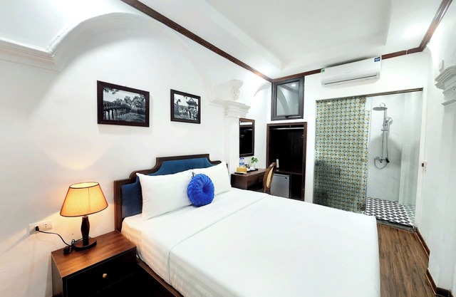 The Ambery Boutique Hotel & Travel