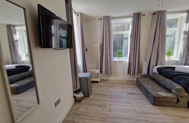 The apartment is suitable for a couples or for a single travellers.