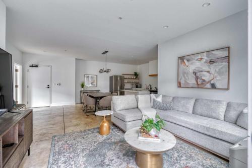 The Artist's Oasis on Alberta - 90 WalkScore