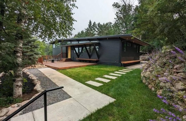 The Atomic Lodge - Luxury Mid-Century Sanctuary