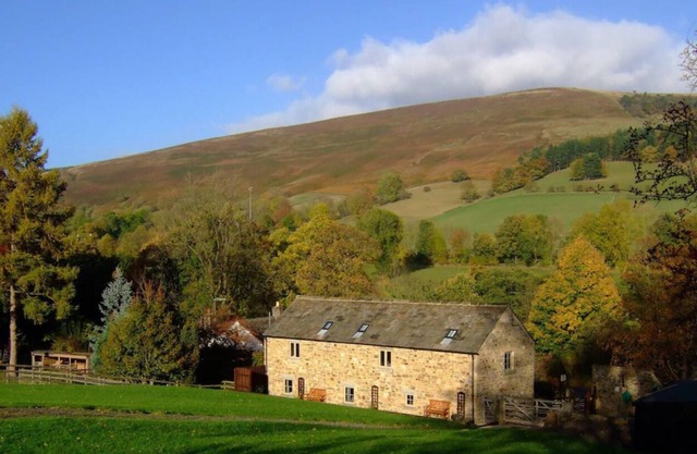 The Barn - Award Winning Barn Conversion In Hope Village Near To Castleton