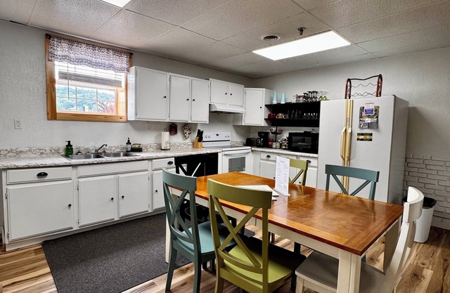 The Basement-Spacious, 4 Bed Apartment, Located in Downtown Munising