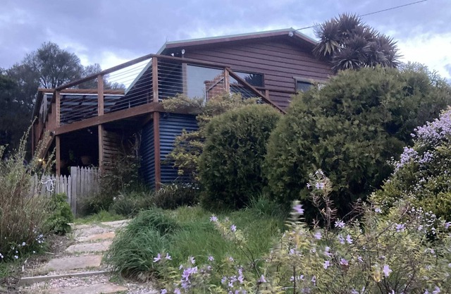 The Beach House Water & Mountain Views 38km to CBD