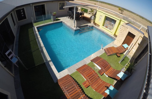 The Beach Retreat - Beach + Pool = Relax!