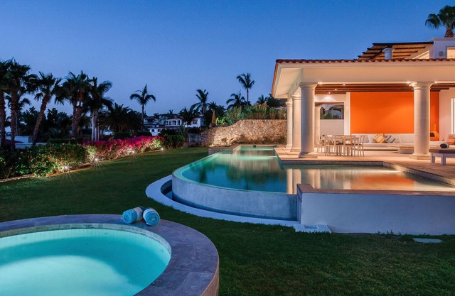 THE BEST VILLA IN LOS CABOS/FULL STAFF, CHAUFFEUR & YACHT INCLUDED