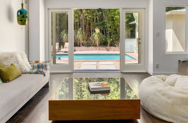 The Bird Streets Mid-Century Retreat Views & Pool