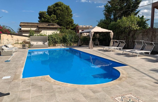 The Blue Pearl of White Fountains.