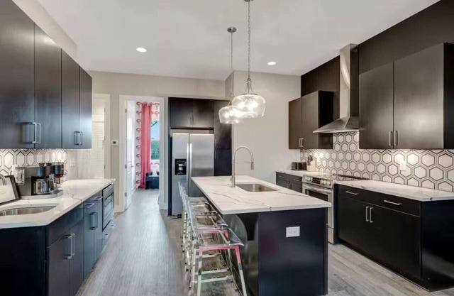 The Bluebird x Scarlett