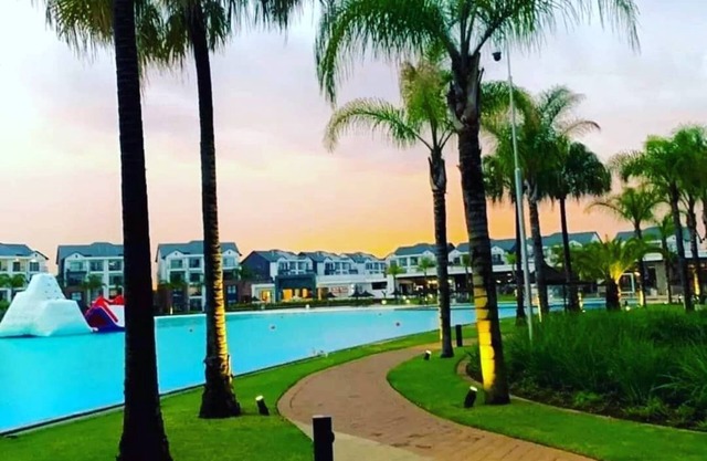 The Blyde Crystal lagoon.Modern Oasis Pretoria!