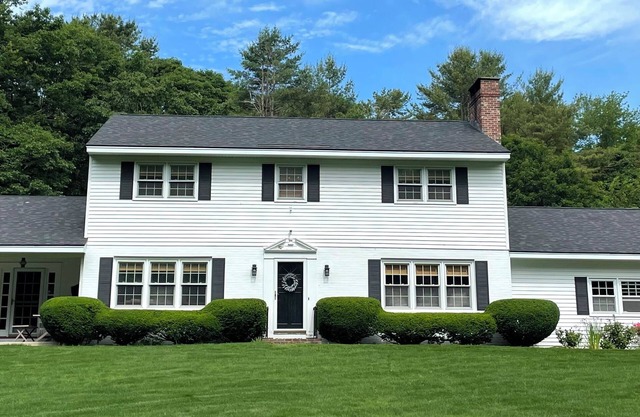The Bunk House KBK in Kennebunk,Maine. n1.2 MILE to BEACH! Sleeps 9 people.nnn