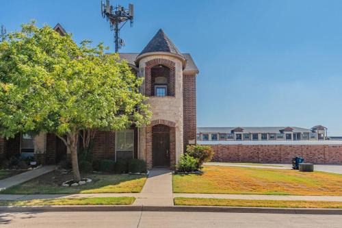 The Castle! by the Lake with Pool & Balcony West Plano