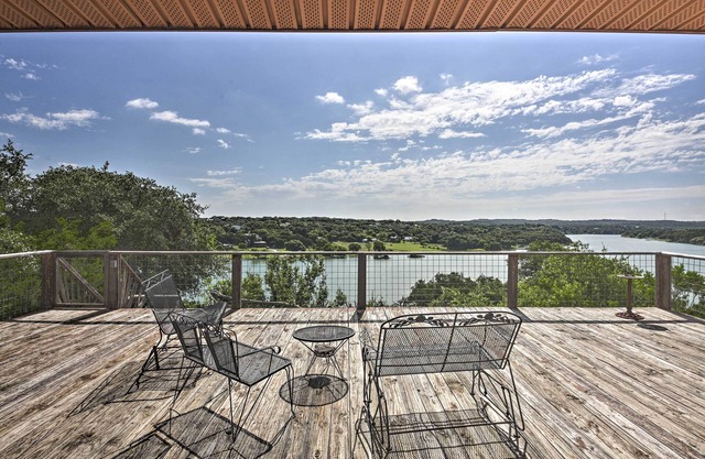 'The Cloud House' Spicewood House w/ Lake Views!