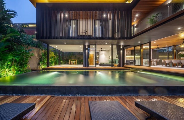 The Continental 8 bedroom luxury Seminyak