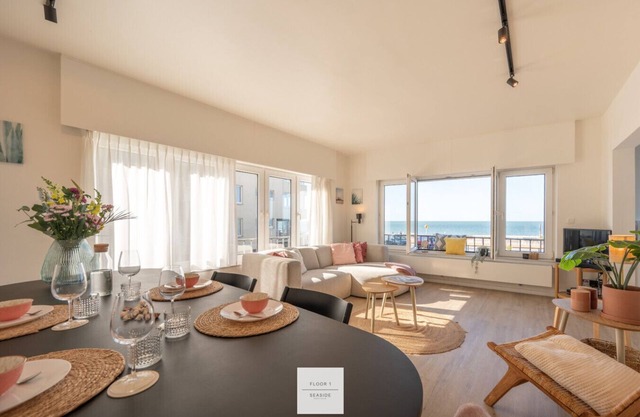 The Corner Floor, front row views and parking