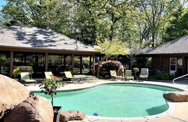 The Courtyard Suite, Pool is open May to August