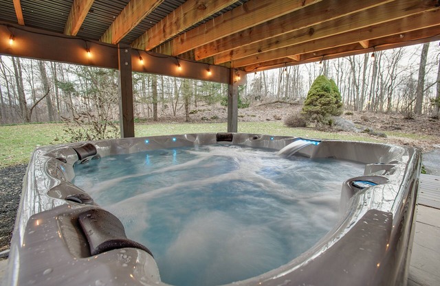 The Cube | HOT TUB + Deck | 15 Private Acres |