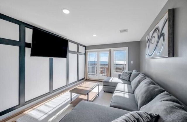 The Eden - Beachfront