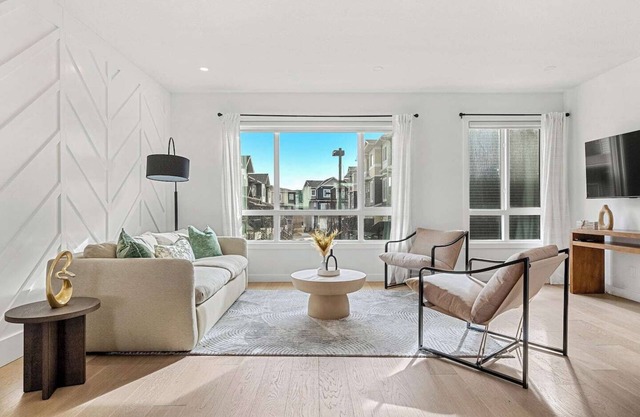 The Elevated Escape 4BR w/Rooftop, Parking x2, AC