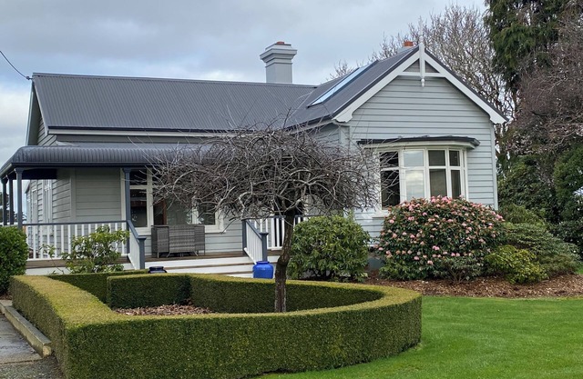 The Exchange, 1880 Historic Villa, spacious & warm with 4 bedrooms & 2 bathrooms