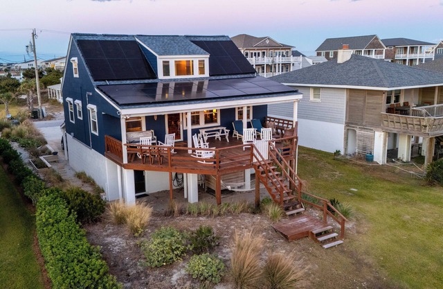 The Exum Cottage - Beachfront in Atlantic Beach, North Carolina