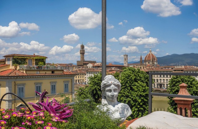 THE FLORENCE POSTCARDnnn