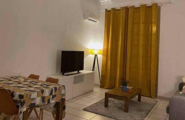The French Coastal Retreat by J - Central, 5 Mins. to SEA, Tram/Train + AC+Wifi