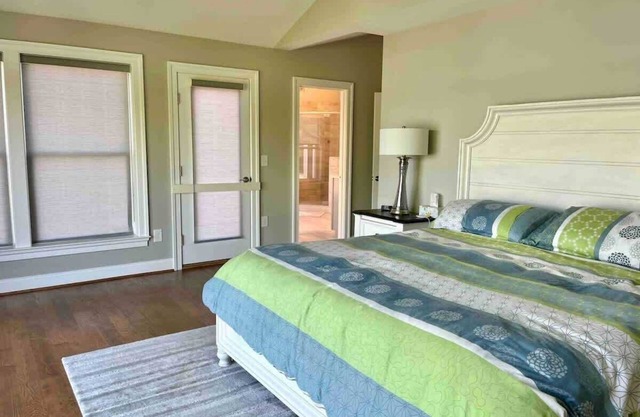 The Fritz! - South River Waterfront with Elevator