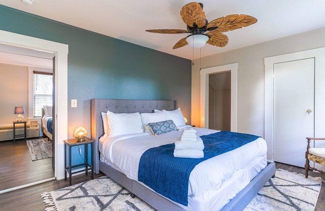 The Gardenia ★ 1 Gig Wi-Fi ★ Minutes to Everything