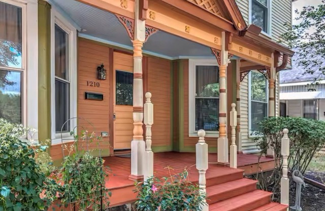 The Gatsby House: A Historic Gem!