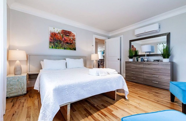 The Golden Grove Getaway/15 min to downtown Greenville