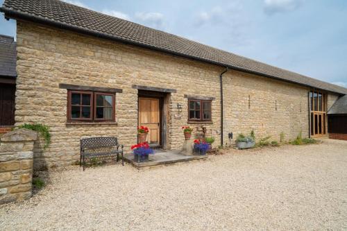 The Granary self-catering cottage on a working farm