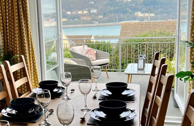The Haven, Fishguard, ideal for Beach, coastal path and town!