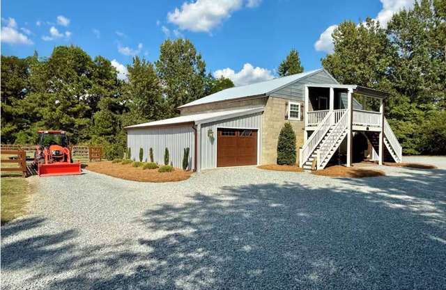 The Hayloft at Barefoot Farms