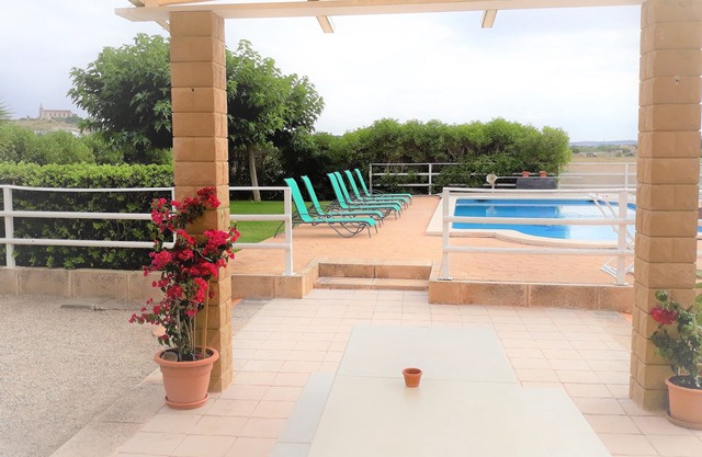 The house well located, 1km from Santa Margarita, city views, wifi connection