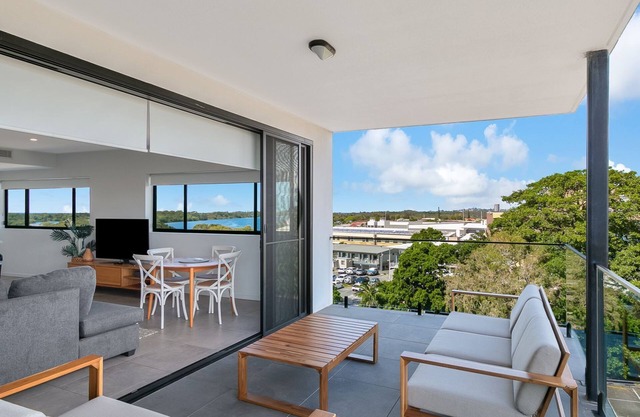 The Ivory 20 - Modern & Pet Friendly in Tweed Heads - Min. 3 night stays!