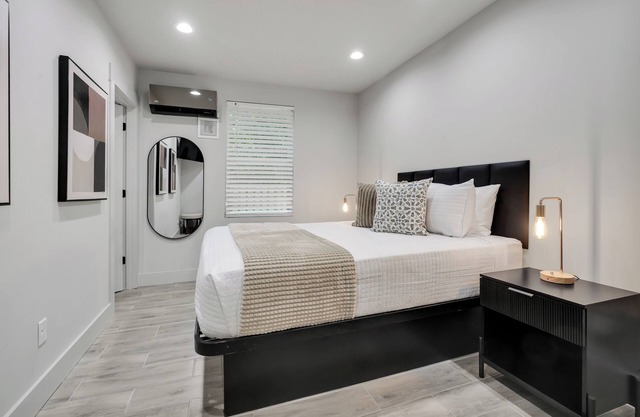 The Jewel – Modern Retreat Near YMCA & Downtown