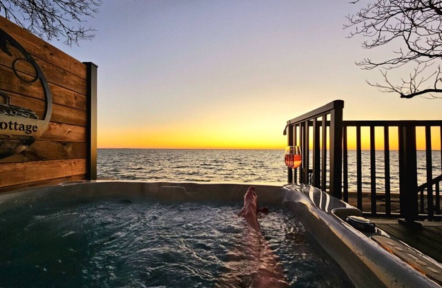 The Julia Kennedy Beach House with Hot tub