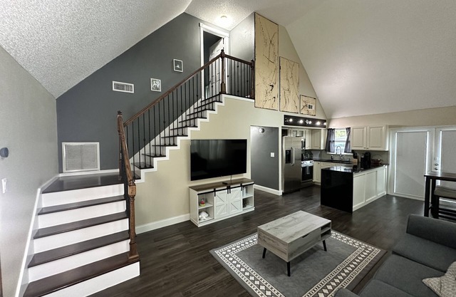 The Jupiter Chalet - Farm House less than 15 mins from the beach