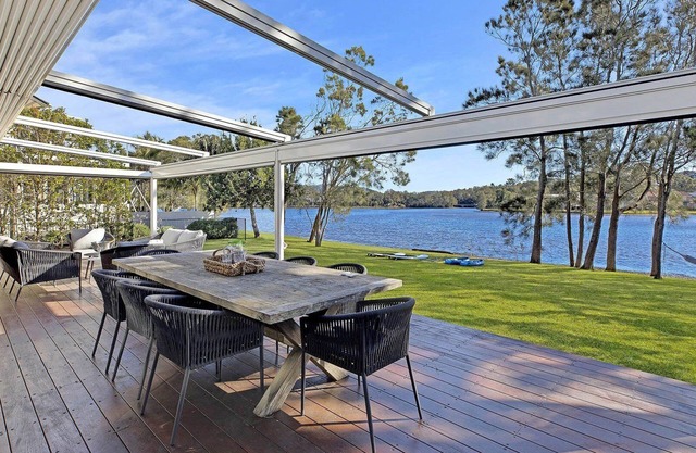 THE LAKE HOUSE @ WAMBERAL