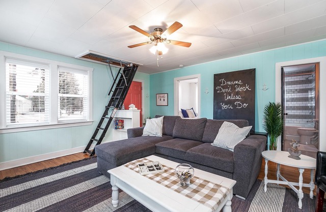 The Lighthouse-beach house perfect for gatherings