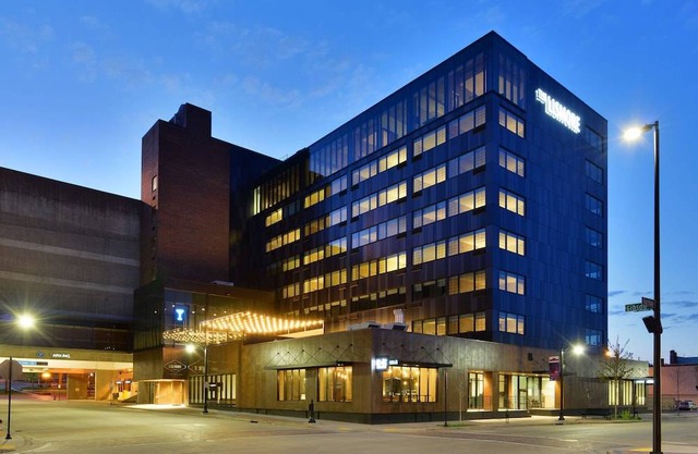 The Lismore Hotel Eau Claire - a DoubleTree by Hilton Hotel
