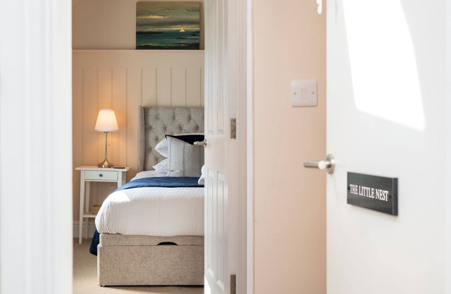 The Little Nest : Charming 2-Bed Hideaway by Sea in Rhoscolyn | Managed by Anglesey Holiday Lettings